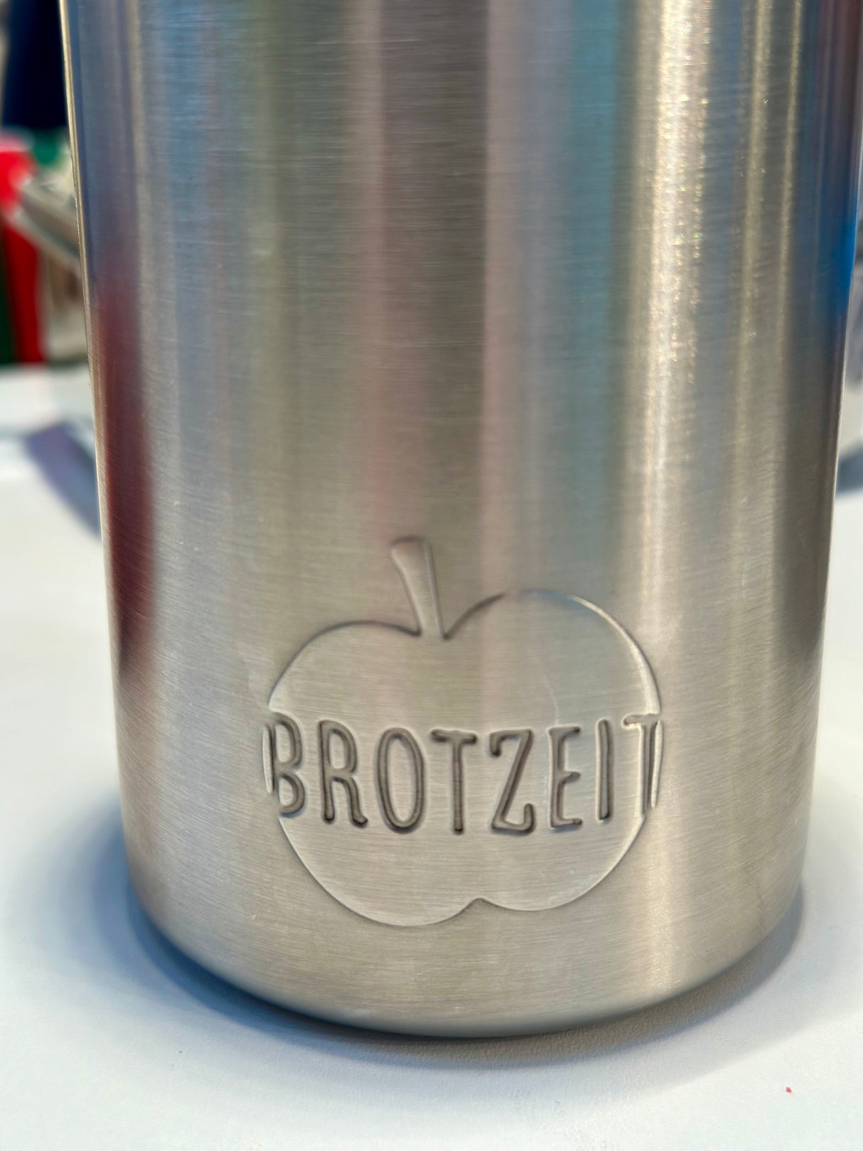 Brotzeit Thermosflasche embossed aus Edelstahl plastikfrei Trinkflasche 750ml