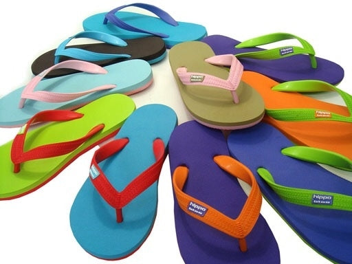 Hippobloo Flip Flop green polka made of natural rubber BPA-free vegan Hippo Bloo